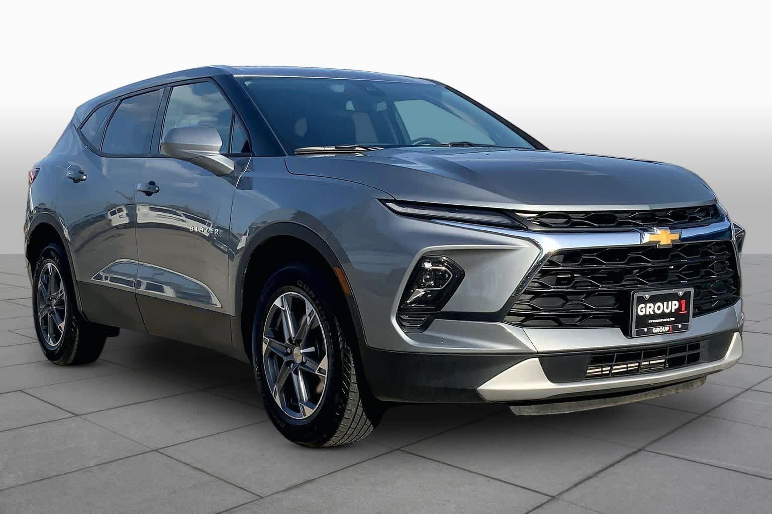 Used 2026 Chevrolet Blazer LT FWD image 3