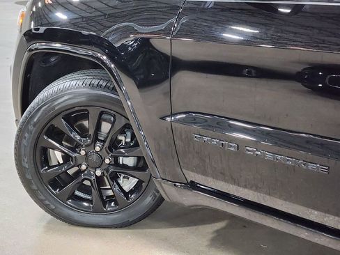 Used 2021 Jeep Grand Cherokee Laredo X image 23