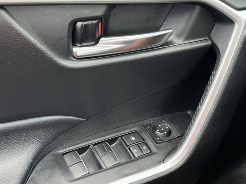 Used 2024 Toyota RAV4 XLE FWD image 21