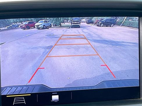 Used 2022 Chevrolet Colorado LT w/ LT Convenience Package image 14