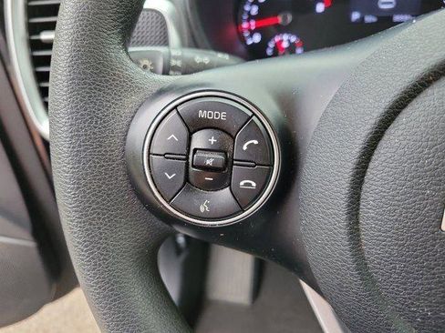 Used 2022 Kia Soul LX FWD image 22