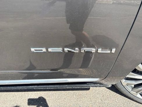 Used 2021 GMC Yukon XL Denali w/ Denali Ultimate Package AWD/4WD image 7