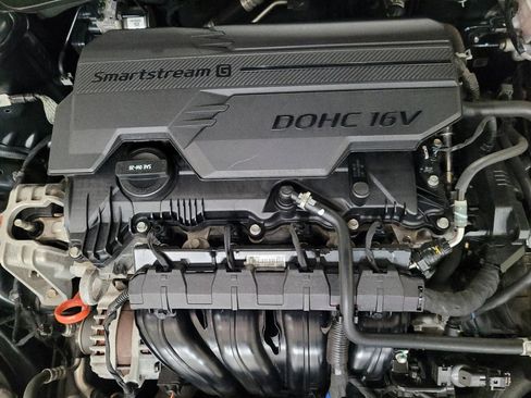 Used 2022 Hyundai Elantra SE w/ Winter Weather Package FWD image 30