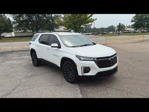 Used 2023 Chevrolet Traverse RS w/ LPO, Floor Liner Package AWD/4WD image 2