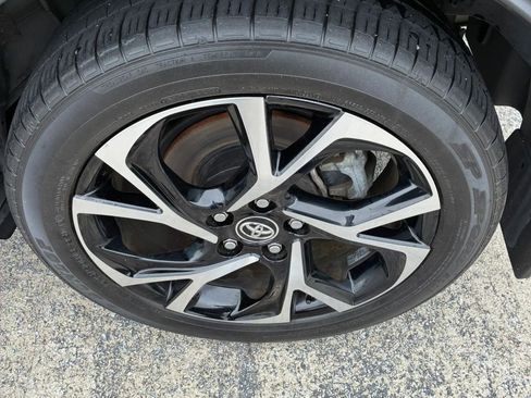 Used 2019 Toyota C-HR XLE FWD image 33