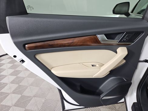 Used 2018 Audi Q5 2.0T Premium Plus w/ Premium Plus Package image 47