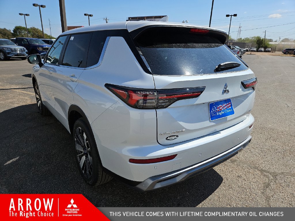 New 2026 Mitsubishi Outlander SE FWD image 9