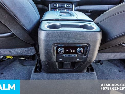 Used 2024 Chevrolet Suburban LT image 33