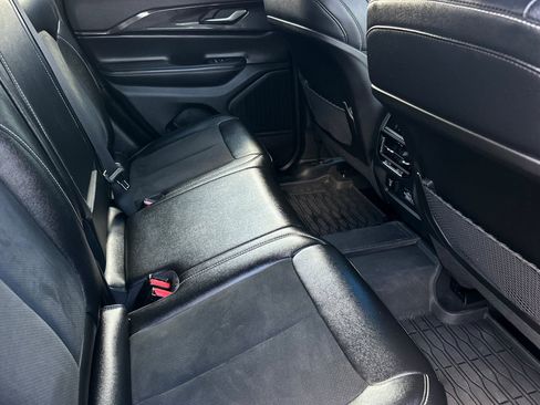 Used 2023 Jeep Grand Cherokee Altitude AWD/4WD image 19