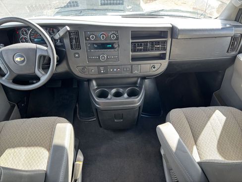 Used 2025 Chevrolet Express 3500 LT w/ LT Preferred Equipment Group image 33