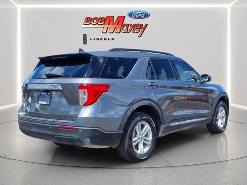 Used 2024 Ford Explorer XLT AWD/4WD image 4