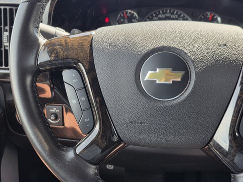 Used 2017 Chevrolet Express 2500 RWD image 45