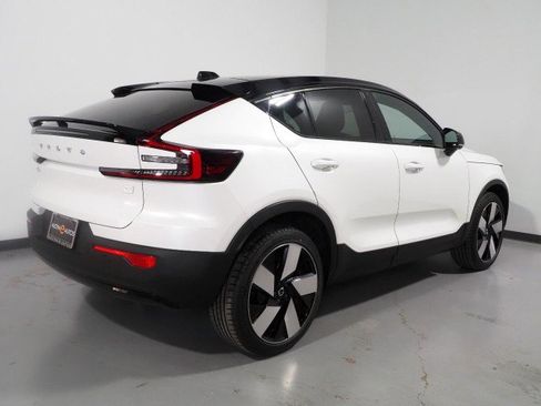 Used 2022 Volvo C40 P8 Recharge Ultimate image 6