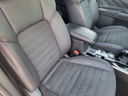 Used 2022 Mitsubishi Outlander LE AWD/4WD image 22