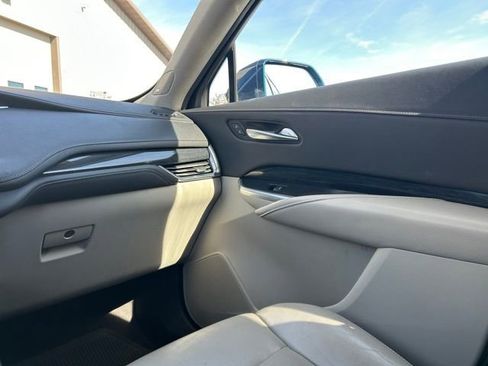 Used 2019 Cadillac XT4 Premium Luxury AWD/4WD image 21