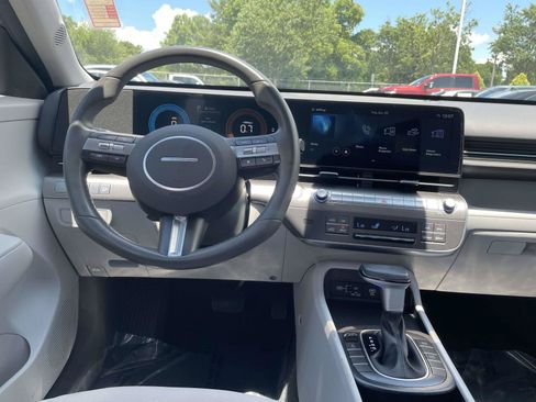 Used 2024 Hyundai Kona SEL AWD/4WD image 13