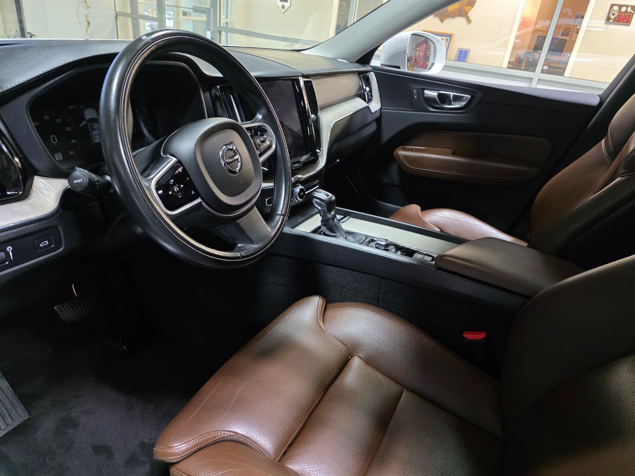 Used 2018 Volvo XC60 T6 Inscription AWD/4WD image 16