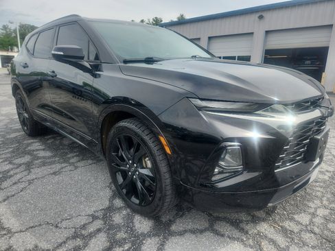 Used 2019 Chevrolet Blazer RS w/ Sun and Wheels Package FWD image 2