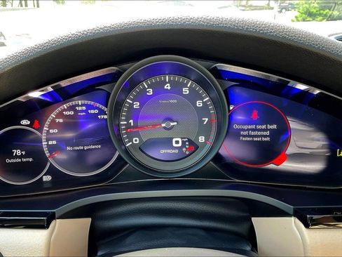 Used 2022 Porsche Cayenne AWD/4WD image 13