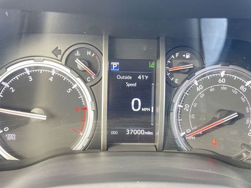 Used 2024 Toyota 4Runner TRD Off-Road image 15