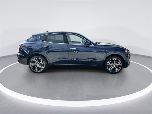Used 2023 Maserati Levante Modena image 9