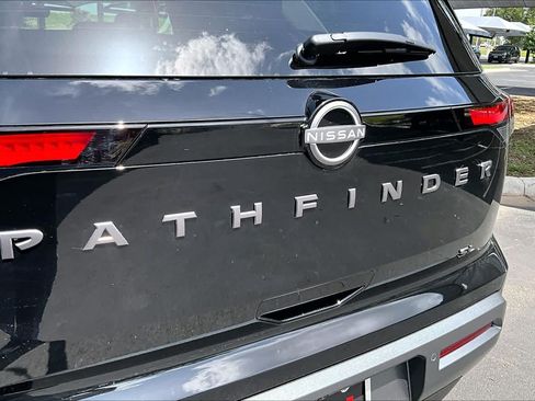 New 2026 Nissan Pathfinder SL FWD image 15