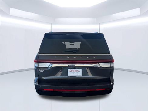Used 2023 Lincoln Navigator Reserve AWD/4WD image 6