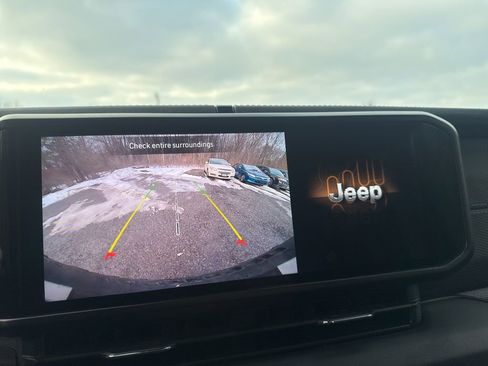 Used 2024 Jeep Wrangler Unlimited Rubicon 4xe image 31