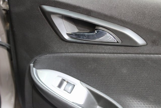 Used 2023 Chevrolet Malibu LT FWD image 11