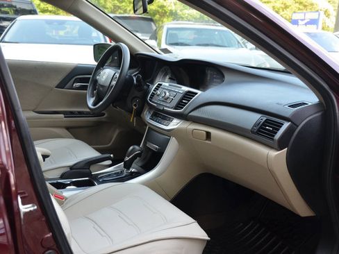 Used 2013 Honda Accord LX image 13