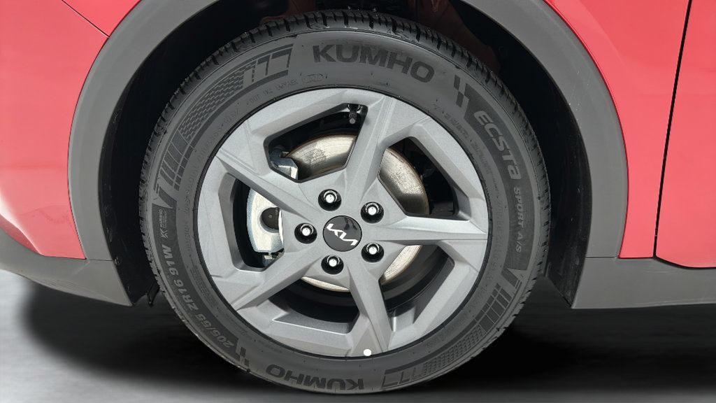 Used 2025 Kia K4 FWD image 9