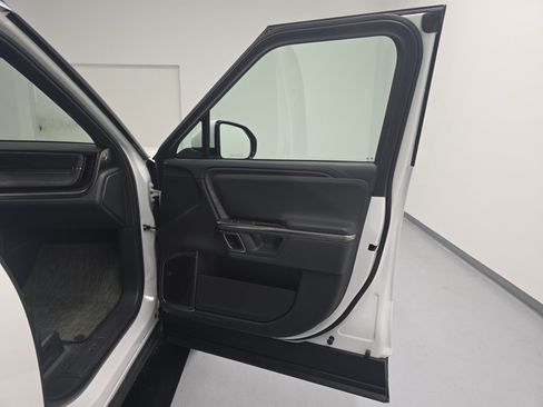 Used 2024 Rivian R1S Adventure AWD/4WD image 18