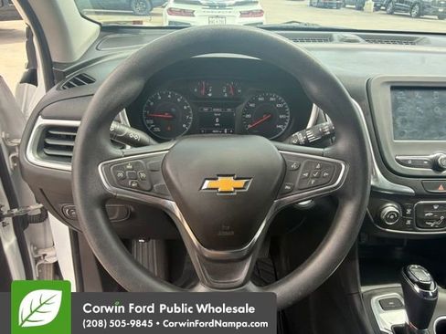 Used 2018 Chevrolet Equinox LT AWD/4WD image 9