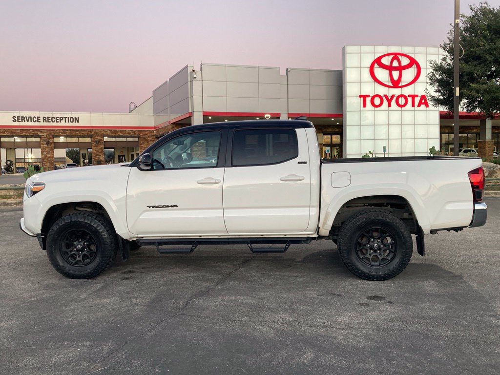 Used 2021 Toyota Tacoma SR5 RWD image 8