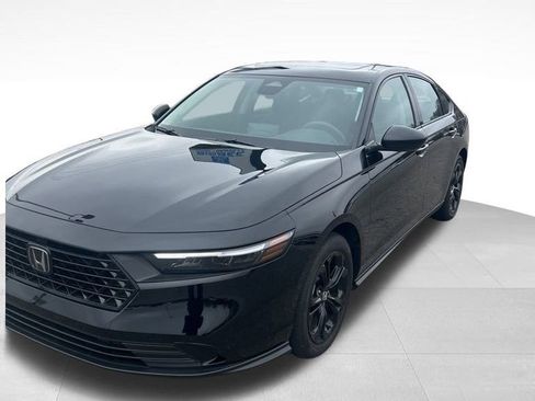 Used 2025 Honda Accord SE image 14