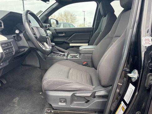 Used 2024 Toyota Tacoma TRD Off-Road image 9