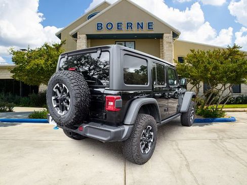 Used 2025 Jeep Wrangler Unlimited Rubicon 4xe AWD/4WD image 5