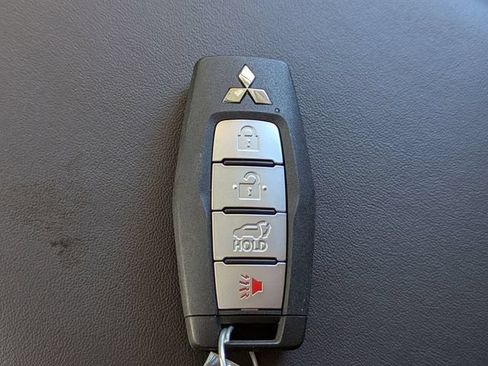 New 2026 Mitsubishi Outlander ES FWD image 35