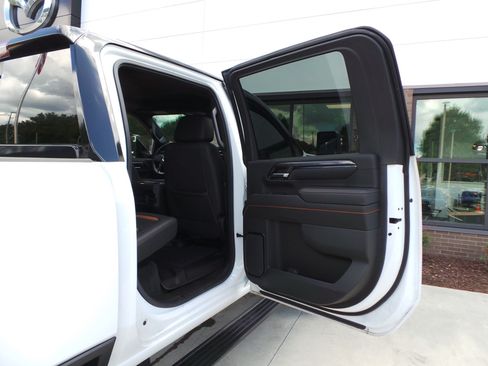 Used 2024 GMC Sierra 2500 AT4 w/ AT4 Premium Plus Package AWD/4WD image 41