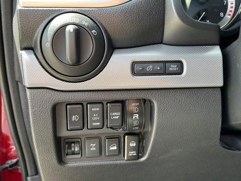 Used 2018 Nissan Titan PRO-4X w/ Pro-4x Convenience Package image 24