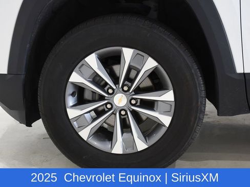 Used 2025 Chevrolet Equinox LT FWD image 6