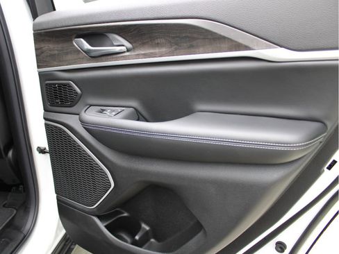 New 2026 Jeep Grand Cherokee Limited AWD/4WD image 28
