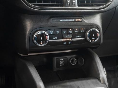 Used 2025 Ford Escape ST-Line image 18