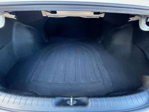 Used 2025 Hyundai Elantra SEL image 31