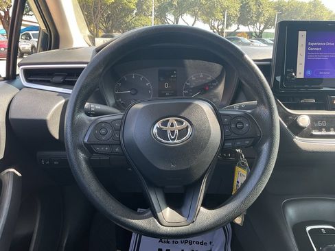 Used 2025 Toyota Corolla LE FWD image 24