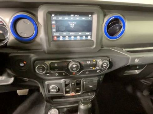 Used 2023 Jeep Gladiator Sport AWD/4WD image 29