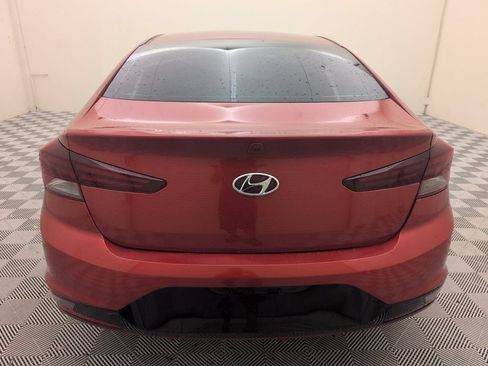 Used 2019 Hyundai Elantra SE FWD image 21