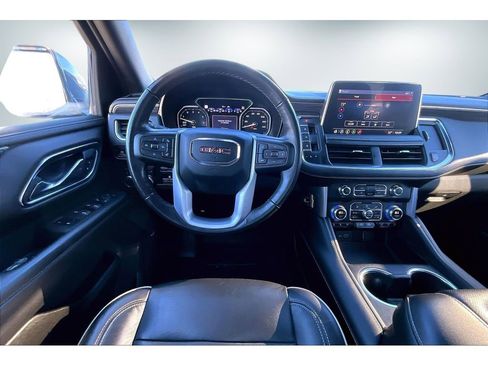 Used 2021 GMC Yukon XL SLT w/ SLT Luxury Plus Package image 8