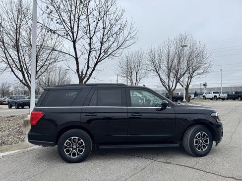 Used 2024 Ford Expedition XLT image 10