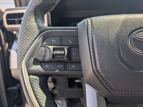 Used 2025 Toyota Tacoma TRD Off-Road AWD/4WD image 23